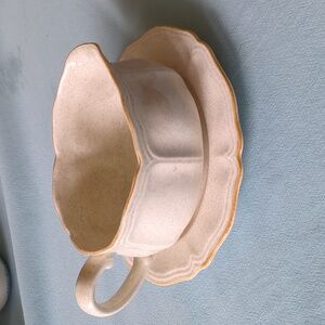 Beige ironstone 2 piece gravy boat and dish